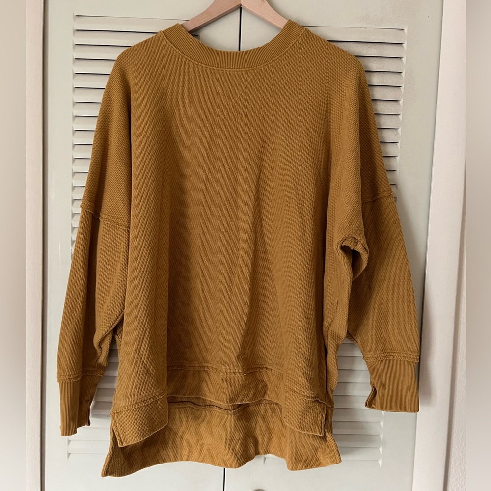 • Aerie High/Low Pullover Sweater •